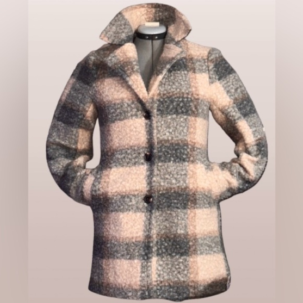 Ellen Tracy Checkered Teddy Jacket in Gray and Cream